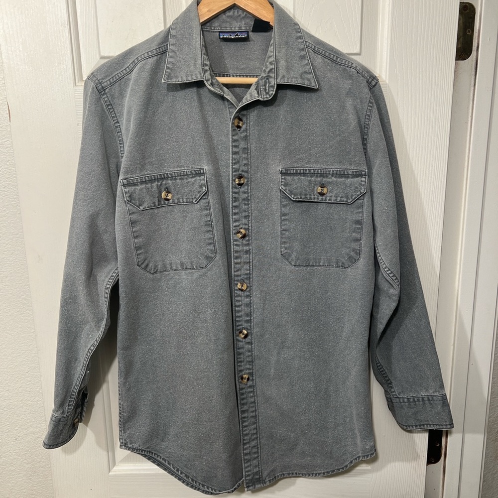 1990 Patagonia Garment Dyed Canvas Shirt, Light Gray
Measurements: 22x30.5